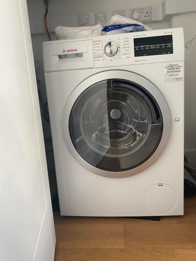 Morden 1 Bedroom City- Apt Central Stylish Living Croydon Extérieur photo