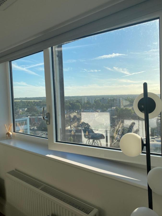 Morden 1 Bedroom City- Apt Central Stylish Living Croydon Extérieur photo