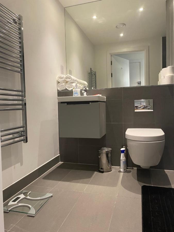 Morden 1 Bedroom City- Apt Central Stylish Living Croydon Extérieur photo